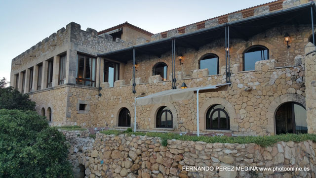 Plaza de la Ermita, Roda de Bará, Tarragona, España 640w