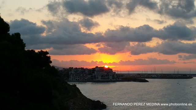 Photo: Plaza de la Ermita, Roda de Bará, Tarragona, España. ©Fernando Pérez Medina: photoonline.es - 3wpc.es - advertisingonline.es Plaza de la Ermita, Roda de Bará, Tarragona, España 640w