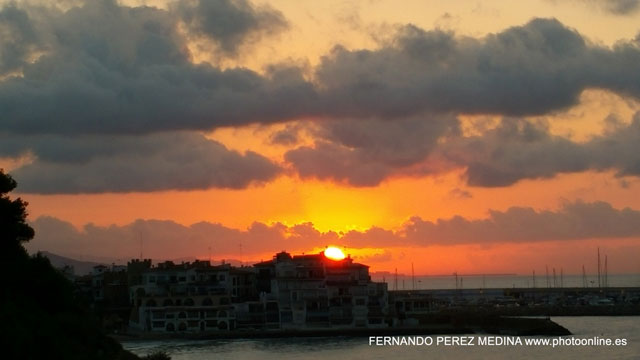 Plaza de la Ermita, Roda de Bará, Tarragona, España 640w