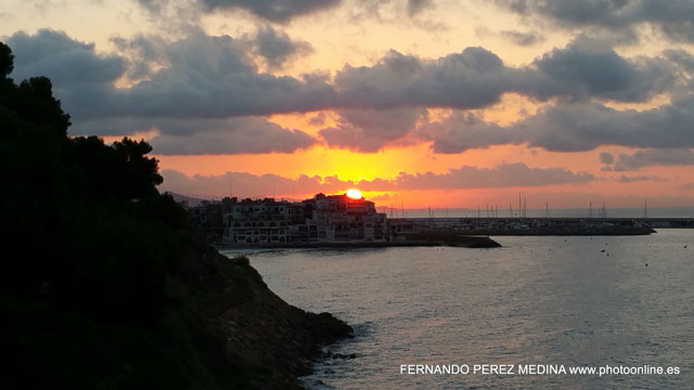 Plaza de la Ermita, Roda de Bará, Tarragona, España 640w