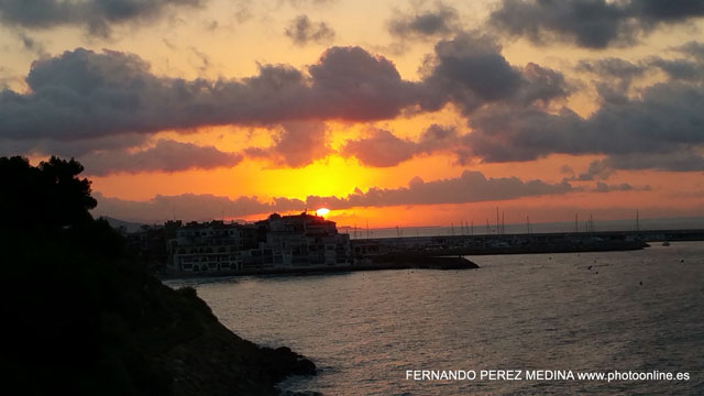 Plaza de la Ermita, Roda de Bará, Tarragona, España 640w