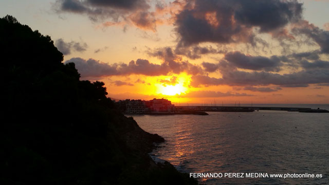 Plaza de la Ermita, Roda de Bará, Tarragona, España 640w