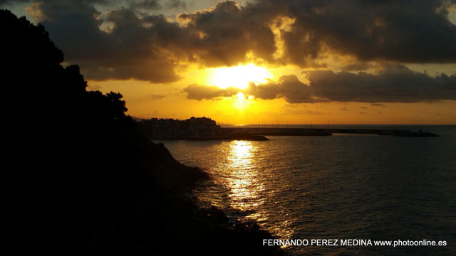 Plaza de la Ermita, Roda de Bará, Tarragona, España 640w