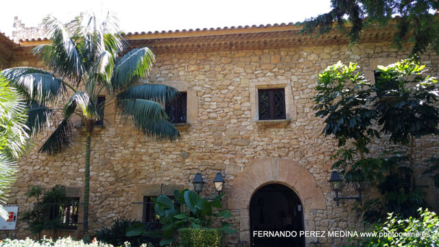 Plaza de la Ermita, Roda de Bará, Tarragona, España 640w