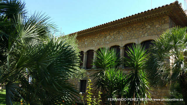 Plaza de la Ermita, Roda de Bará, Tarragona, España 640w