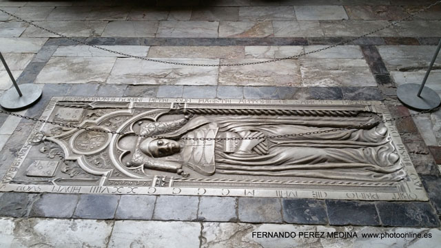 Photo: Il Camposanto, Piazza del Duomo, Pisa, Italia. ©Fernando Pérez Medina: photoonline.es - 3wpc.es - advertisingonline.es Il Camposanto, Piazza del Duomo, Pisa, Italia 640w