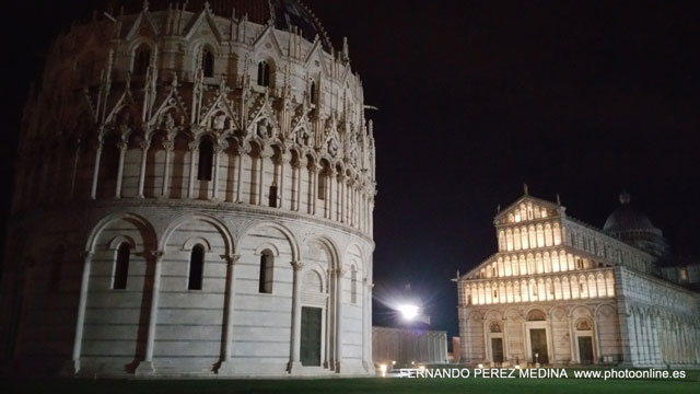 Piazza dei Miracoli, Piazza del Duomo, Pisa, Italia 640w