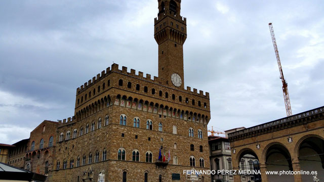 Piazza della Signoria, Florencia, Italia 640w
