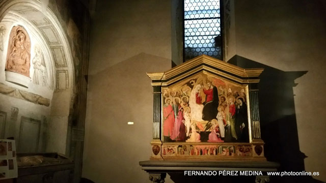 Chiesa di Santa Trinita, Piazza di Santa Trinita, Florencia, Italia 640w