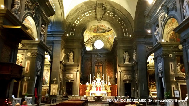Chiesa dei Santi Michele e Gaetano, Piazza degli Antinori, Florencia, Italia 640w