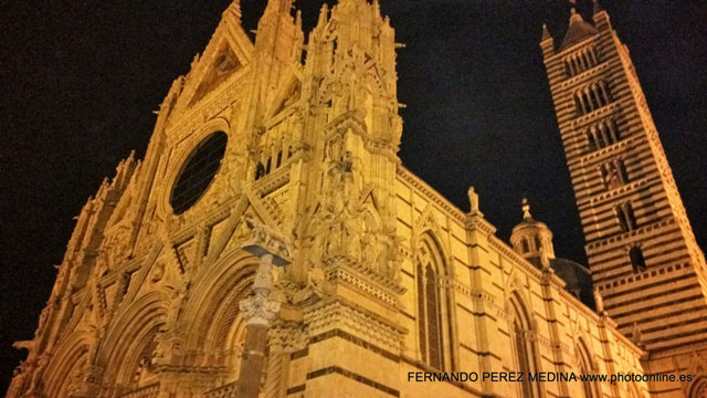 Photo: Siena, Italia. ©Fernando Pérez Medina: photoonline.es - 3wpc.es - advertisingonline.es Siena, Italia 640w