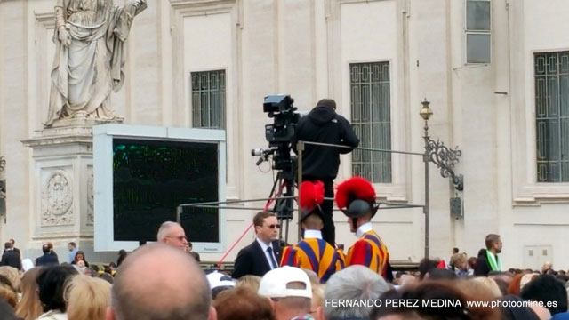 Photo: Piazza San Pietro Vatikano Hiria, Ciudad del Vaticano. ©Fernando Pérez Medina: photoonline.es - 3wpc.es - advertisingonline.es Piazza San Pietro Vatikano Hiria, Ciudad del Vaticano 640w