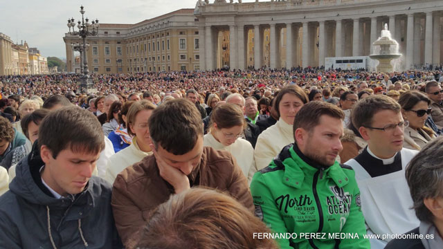 Piazza San Pietro Vatikano Hiria, Ciudad del Vaticano 640w