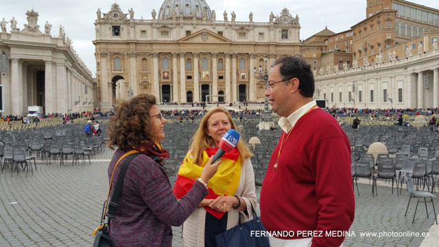 Photo: Piazza San Pietro Vatikano Hiria, Ciudad del Vaticano. ©Fernando Pérez Medina: photoonline.es - 3wpc.es - advertisingonline.es Piazza San Pietro Vatikano Hiria, Ciudad del Vaticano 640w