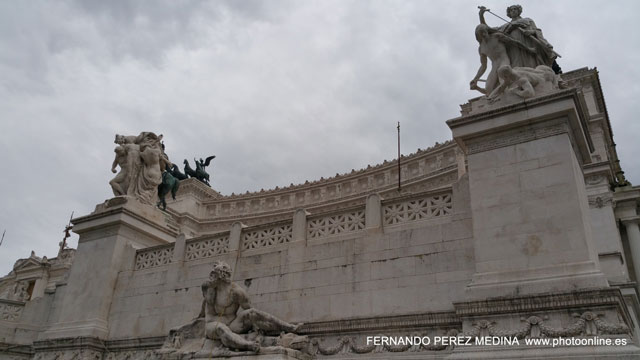 Photo: Monumento a Víctor Manuel II, Roma, Italia. ©Fernando Pérez Medina: photoonline.es - 3wpc.es - advertisingonline.es Monumento a Víctor Manuel II, Roma, Italia 640w