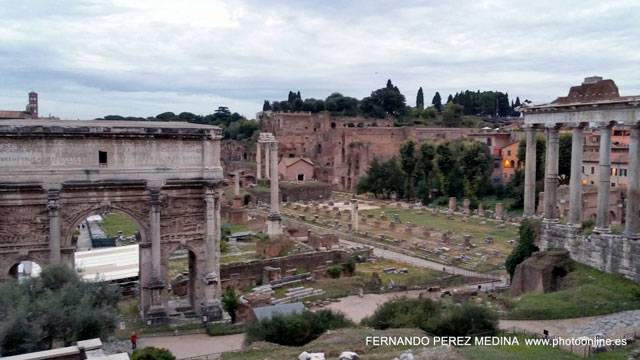 Photo: Foro romano, Roma, Italia. ©Fernando Pérez Medina: photoonline.es - 3wpc.es - advertisingonline.es Foro romano, Roma, Italia 640w