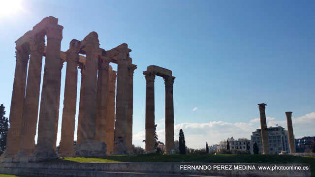 Photo: Templo de Zeus Olímpico Athens, Grecia. ©Fernando Pérez Medina: photoonline.es - 3wpc.es - advertisingonline.es Templo de Zeus Olímpico Athens, Grecia 640w
