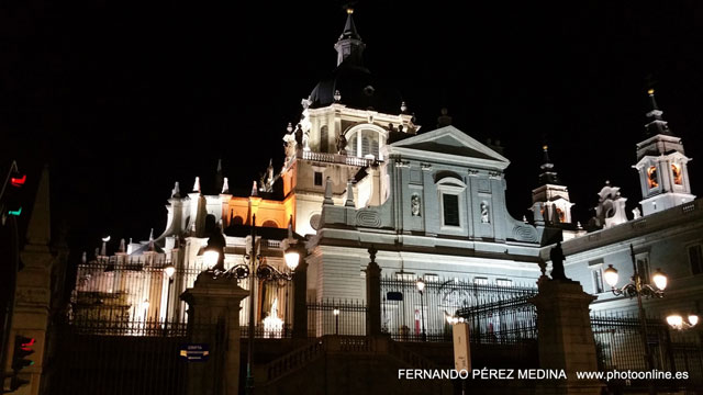 Photo: Catedral de la Almudena, Calle de Bailén, Madrid, España. ©Fernando Pérez Medina: photoonline.es - 3wpc.es - advertisingonline.es Catedral de la Almudena, Calle de Bailén, Madrid, España 640w