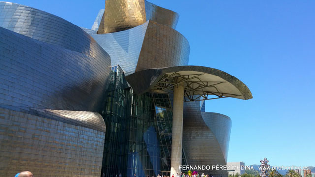 Museo Guggenheim Bilbao, Avenida Abandoibarra, Bilbao, España 640w