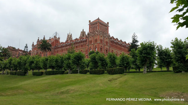 Comillas, Cantabria, España 640w