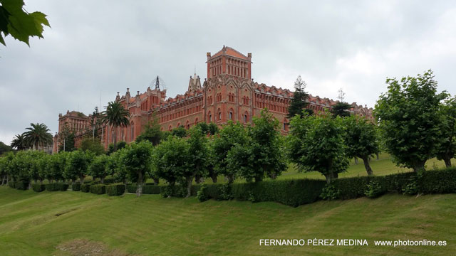 Comillas, Cantabria, España 640w