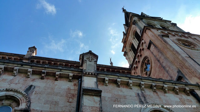 Santuario De Covadonga, Covadonga, Asturias, España 640w