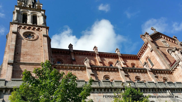 Photo: Santuario De Covadonga, Covadonga, Asturias, España. ©Fernando Pérez Medina: photoonline.es - 3wpc.es - advertisingonline.es Santuario De Covadonga, Covadonga, Asturias, España 640w