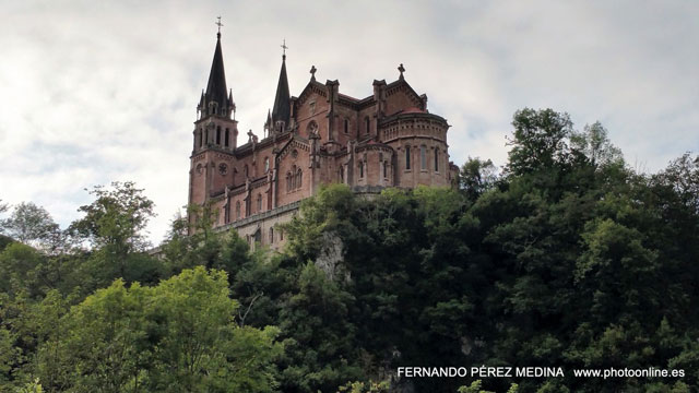 Photo: Santuario De Covadonga, Covadonga, Asturias, España. ©Fernando Pérez Medina: photoonline.es - 3wpc.es - advertisingonline.es Santuario De Covadonga, Covadonga, Asturias, España 640w