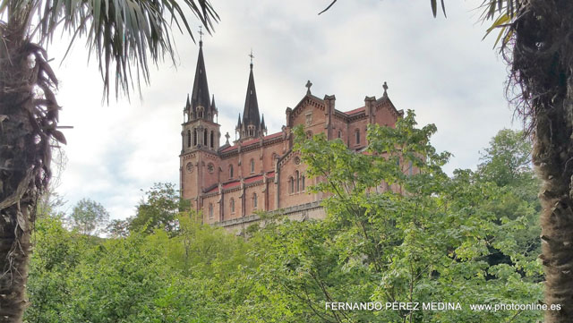 Photo: Santuario De Covadonga, Covadonga, Asturias, España. ©Fernando Pérez Medina: photoonline.es - 3wpc.es - advertisingonline.es Santuario De Covadonga, Covadonga, Asturias, España 640w