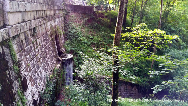 Santuario De Covadonga, Covadonga, Asturias, España 640w