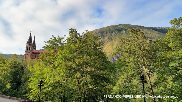 Photo: Santuario De Covadonga, Covadonga, Asturias, España. ©Fernando Pérez Medina: photoonline.es - 3wpc.es - advertisingonline.es Santuario De Covadonga, Covadonga, Asturias, España 640w
