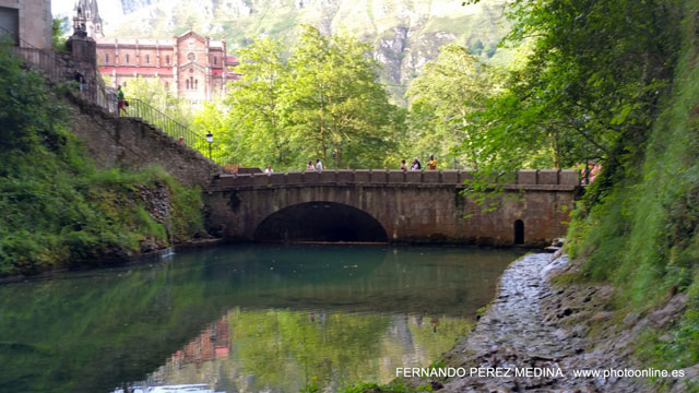 Photo: Santuario De Covadonga, Covadonga, Asturias, España. ©Fernando Pérez Medina: photoonline.es - 3wpc.es - advertisingonline.es Santuario De Covadonga, Covadonga, Asturias, España 640w