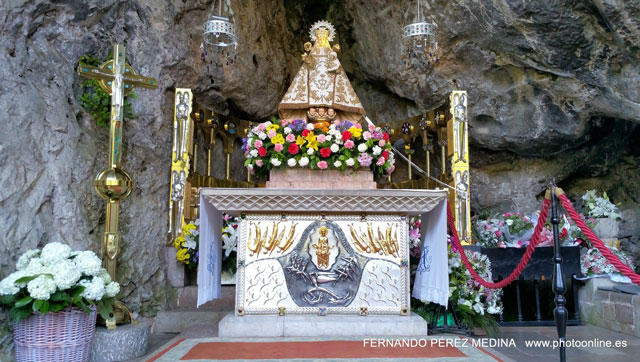Santuario De Covadonga, Covadonga, Asturias, España 640w