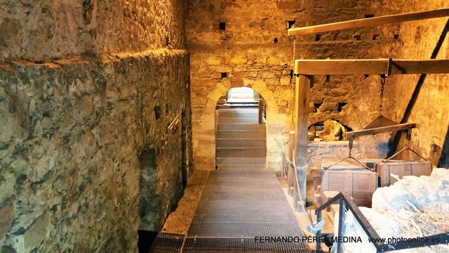 Ferreria de Cades, Cades, Cantabría, España 640w