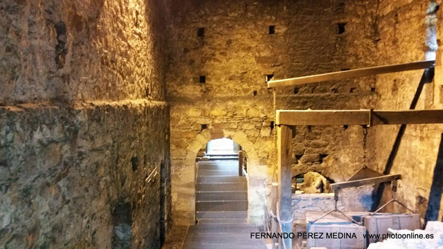 Ferreria de Cades, Cades, Cantabría, España 640w