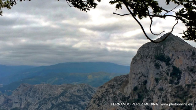 Photo: Mirador de La Reina, Asturias, España. ©Fernando Pérez Medina: photoonline.es - 3wpc.es - advertisingonline.es Mirador de La Reina, Asturias, España 640w