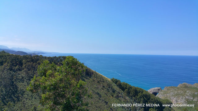 Photo: Mirador Del Picu, Camino Fimango Alfaro, Pimiango, Asturias, España. ©Fernando Pérez Medina: photoonline.es - 3wpc.es - advertisingonline.es Mirador Del Picu, Camino Fimango Alfaro, Pimiango, Asturias, España 640w