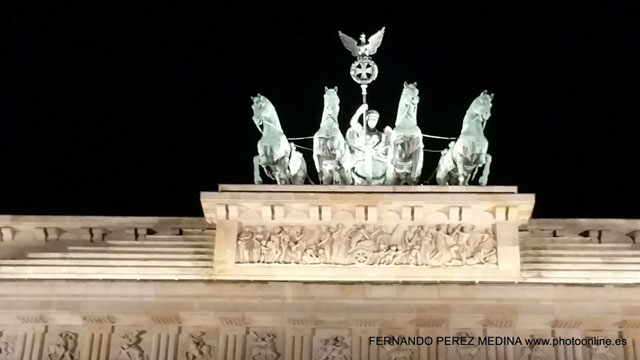 Puerta de Brandenburgo, Berlín, Alemania 640w