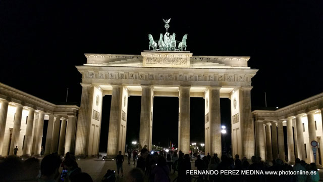 Photo: Puerta de Brandenburgo, Berlín, Alemania. ©Fernando Pérez Medina: photoonline.es - 3wpc.es - advertisingonline.es Puerta de Brandenburgo, Berlín, Alemania 640w