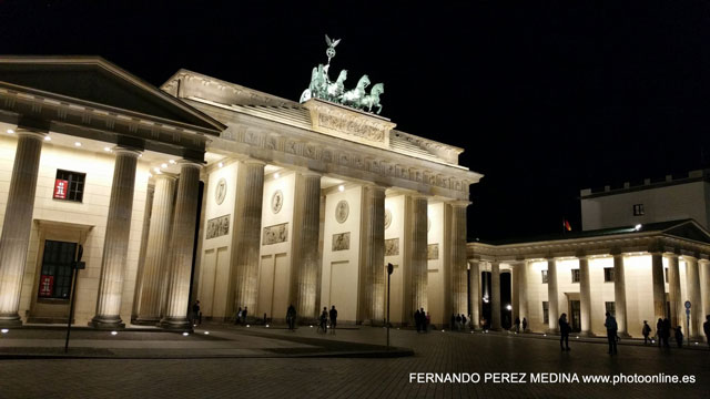 Puerta de Brandenburgo, Berlín, Alemania 640w