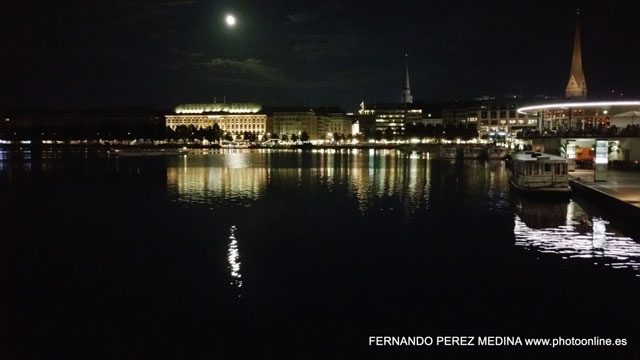 Photo: Hamburgo, Alemania. ©Fernando Pérez Medina: photoonline.es - 3wpc.es - advertisingonline.es Hamburgo, Alemania 640w