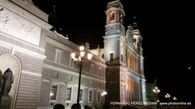 Catedral de la Almudena, Calle de Bailén, Madrid, España