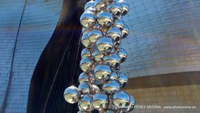 Museo Guggenheim Bilbao, Avenida Abandoibarra, Bilbao, España