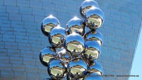 Museo Guggenheim Bilbao, Avenida Abandoibarra, Bilbao, España